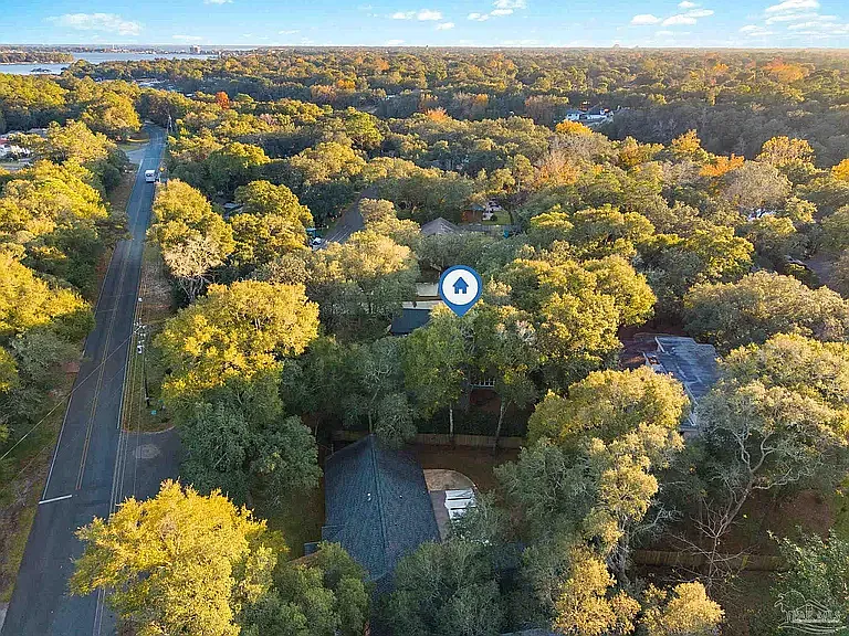 910 Whisperwood Ln S — Photo 37
