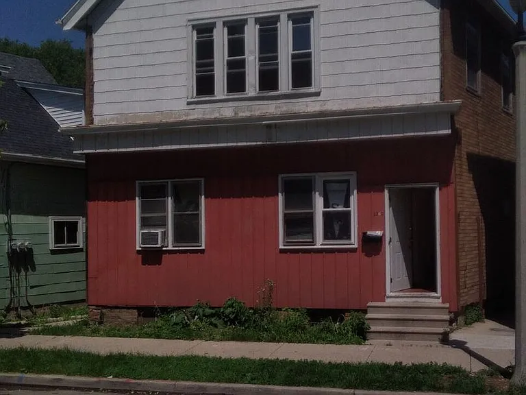 2262 S Chase Ave — Photo 1