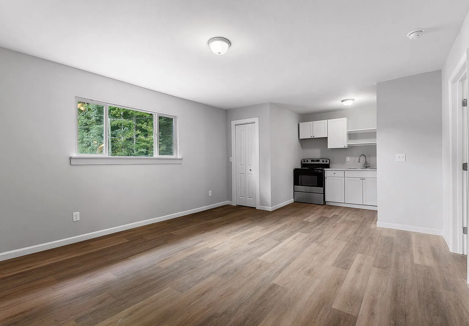 1 bed, 1.0 bath, 694 sqft, $1,095 — Photo 4