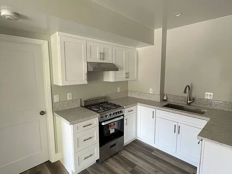 1721 S New Hampshire Ave — Photo 1