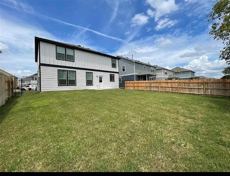 6721 Ellsworth Walk — Photo 2