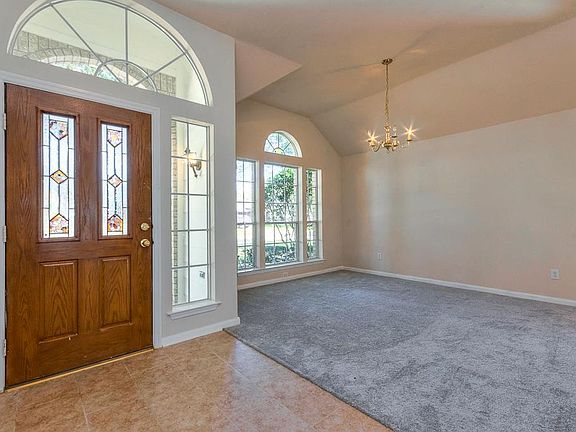 5th image of 2431 Standing Oak Ln