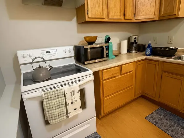 318 High St APT 3, Morgantown, WV 26505