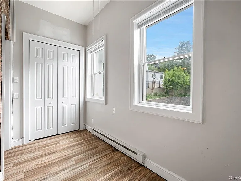548 Warburton Ave #2E — Photo 5