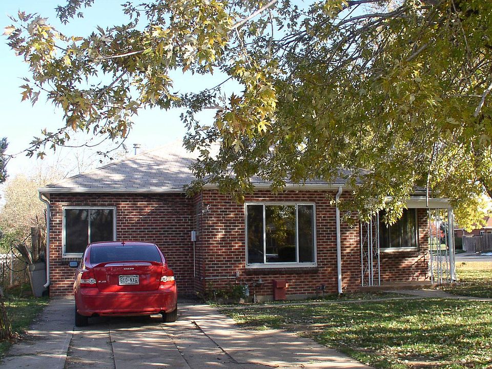 Exterior with driveway