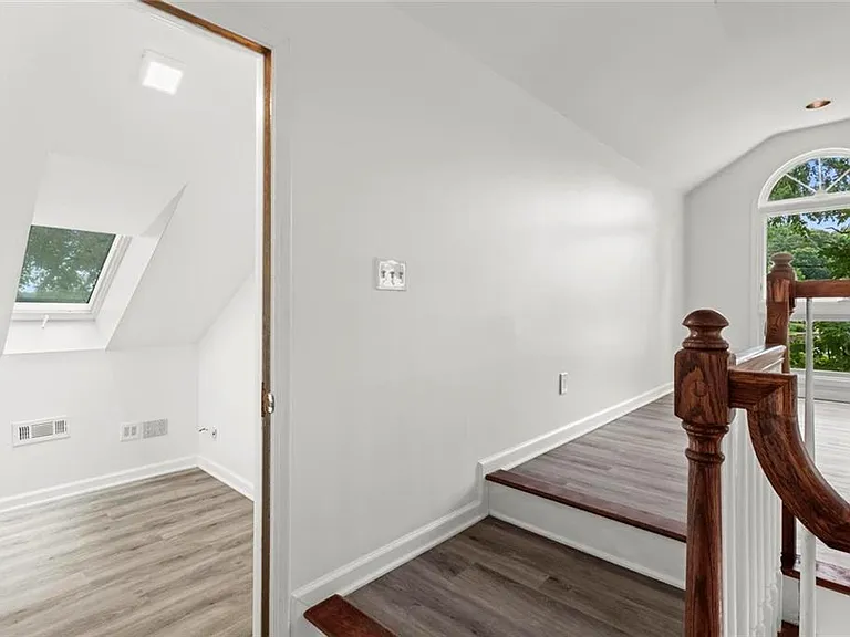 1695 Spinnaker Dr — Photo 22