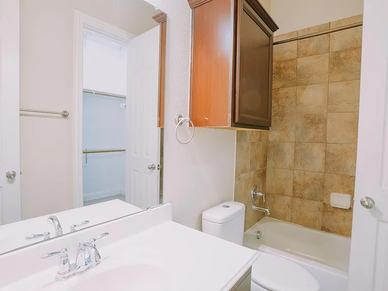3240 Paseo — Photo 34
