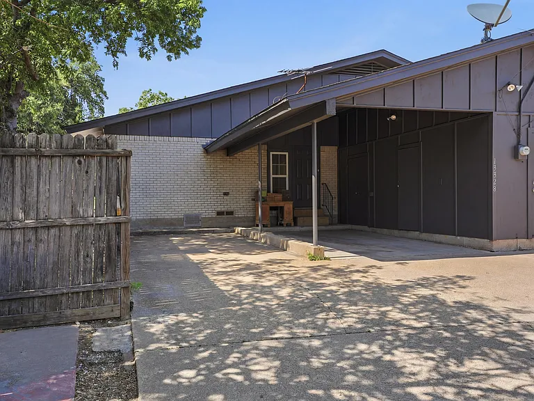 13328 Southview Ln — Photo 22