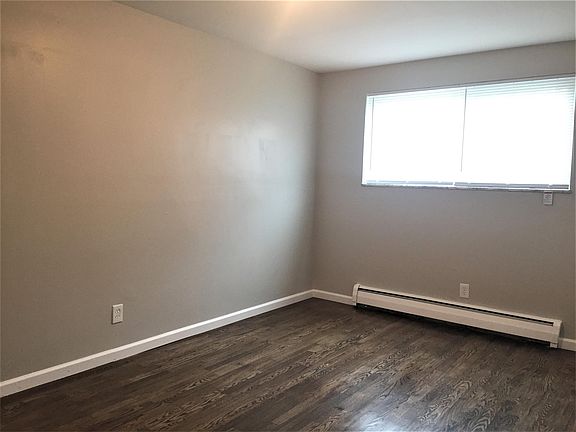 5th image of 110 Koehler Ave APT 2