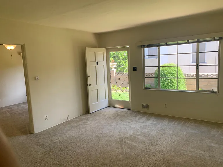 1028 Linden Ave #B — Photo 5