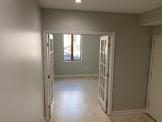 1st image of 274 20th St APT 1R