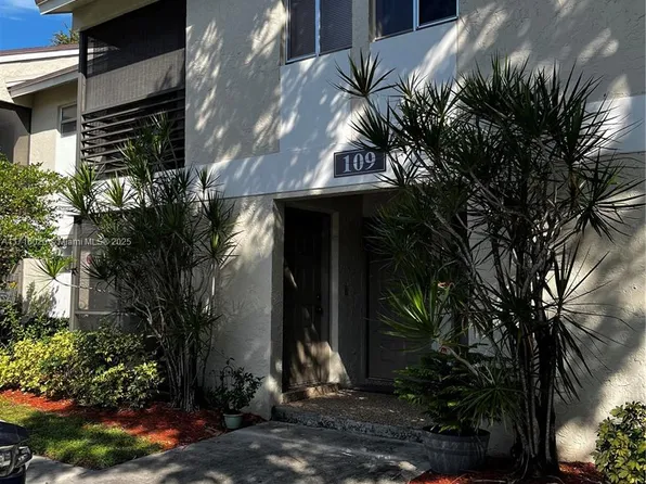 109 Gardens Dr APT 103, Pompano Beach, FL 33069