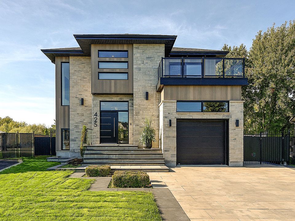 1st image of 425 Rue Andra Mathieu