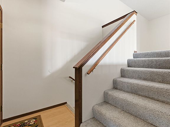 4th image of 718 N Sumac Rd