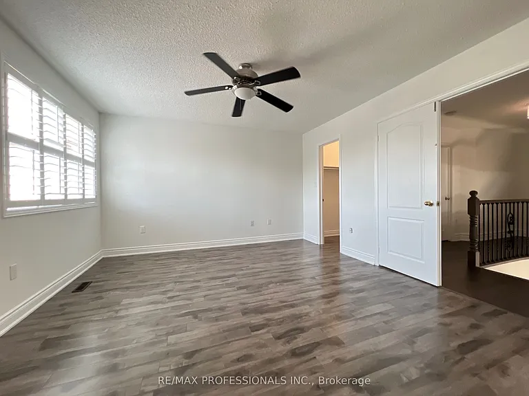 3895 Henrietta Way #MAIN — Photo 30