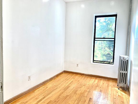 5th image of 446A Hancock St APT 2