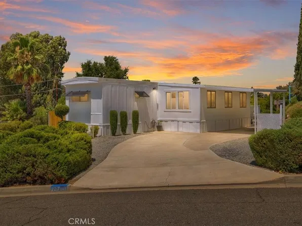 22780 Skylink Dr, Canyon Lake, CA 92587