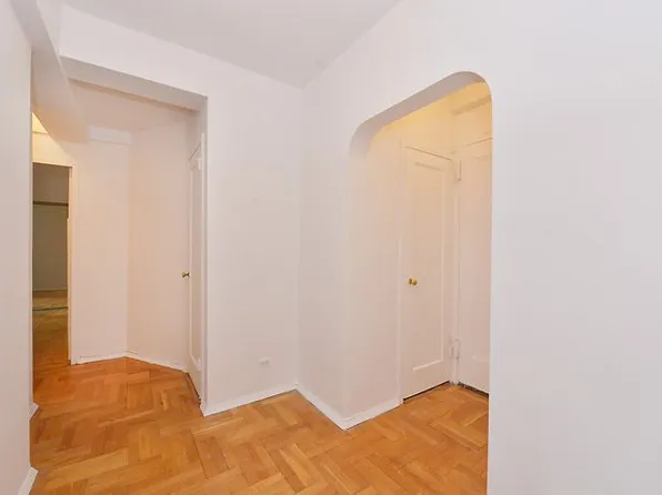 500 Grand Street image 1 of 4