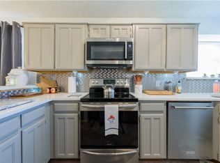 7825 Cardinal Ct, Fort Worth, TX 76180