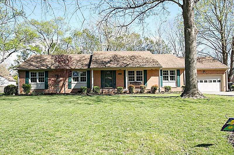 1st image of 804 Kings Lake Ct