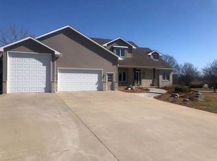 5918 Harbour South Dr, Winneconne, WI 54986