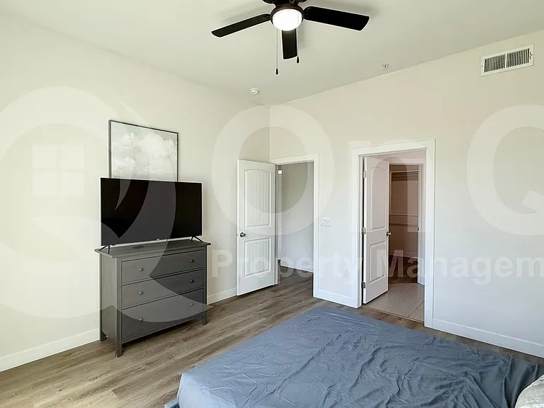 9160 N 67th Ave #226 — Photo 4