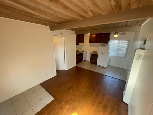 Sea & Sand, 4080 Lamont St #17, San Diego, CA 92109