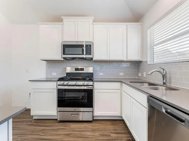 381 Jack Ryan St — Photo 15