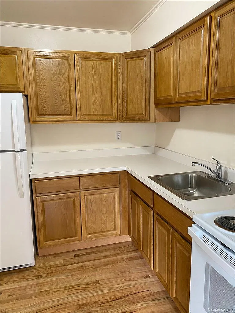 1 bed, 1.0 bath, 950 sqft, $1,600 — Photo 2