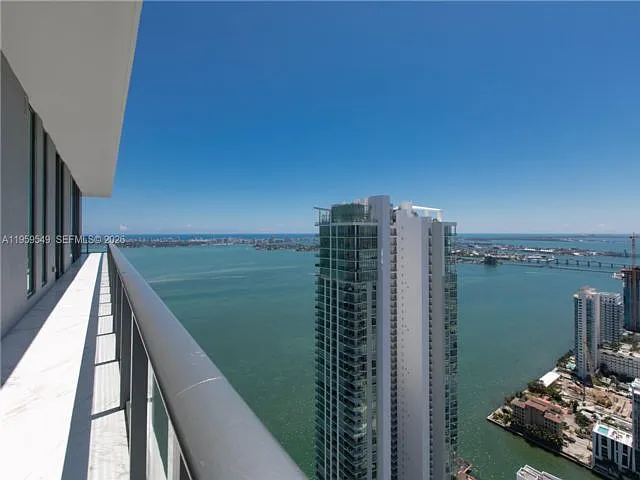 480 NE 31st St #Penthouse 5101 — Photo 8