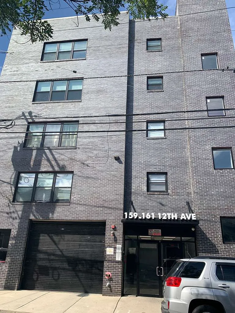 1 bed, $1,718 — Photo 1