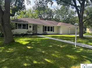 808 Austin Dr, Saint Peter, MN 56082