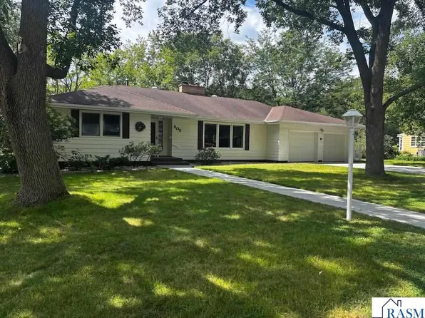 808 Austin Dr, Saint Peter, MN 56082