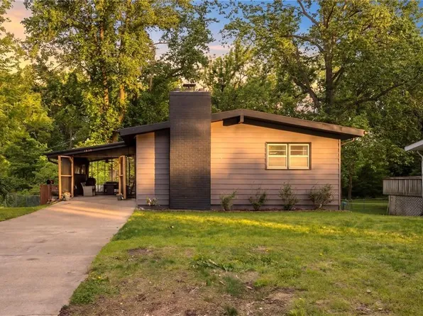 1030 Anderson St, Warrensburg, MO 64093