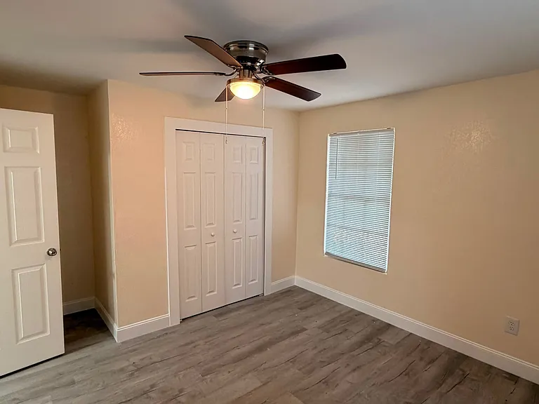 608 Poplar St — Photo 17