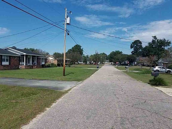 4th image of 2606 Meridian St