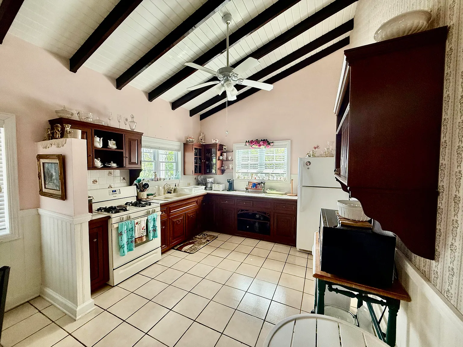 2 bed, 950 sqft, $3,200 — Photo 4