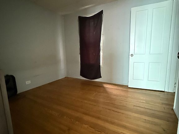 2nd image of 676 E 126th St