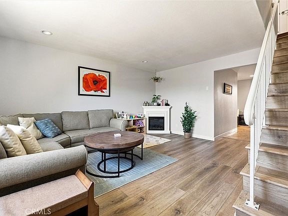 3rd image of 1043 Ella St APT 11