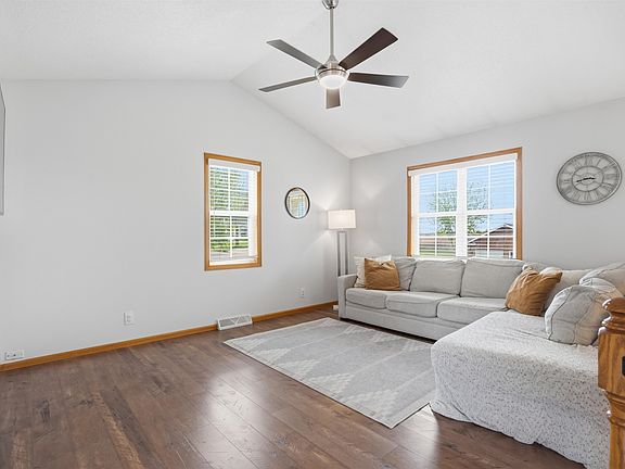 5th image of 872 Cassandra Dr