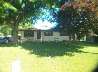 109 Oak Ridge Rd, Waterloo, IA 50702