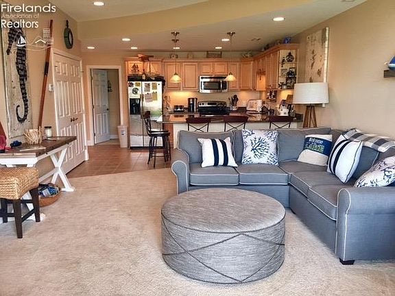 4th image of 3039 N Beach Towne Ct