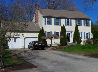 4 Victoria Dr, Upton, MA 01568