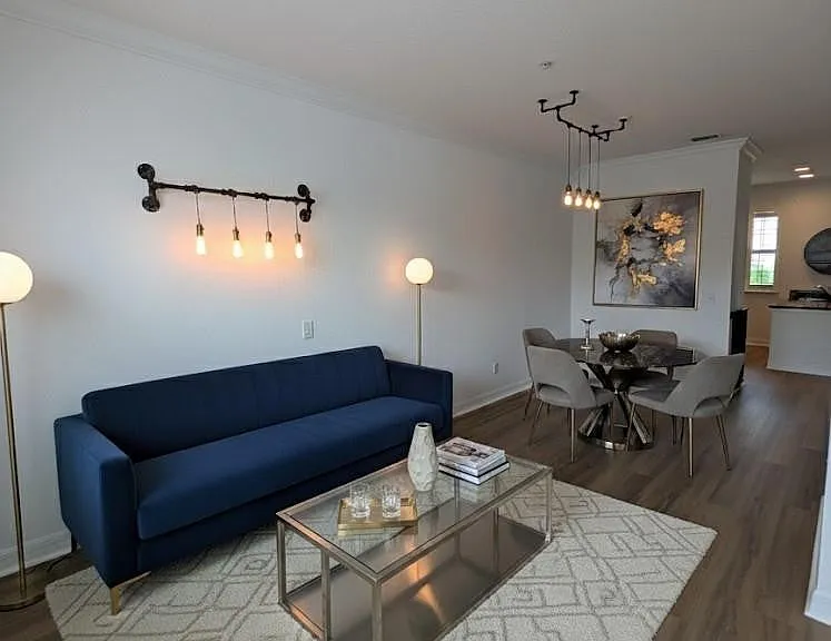 290 NE 5th Ave — Photo 7