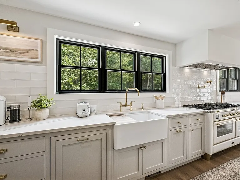 45 Sandra Rd — Photo 10