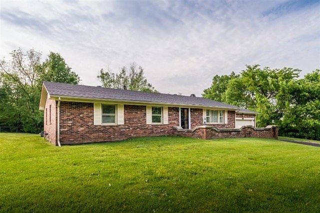 1st image of 135 Bradley Ln