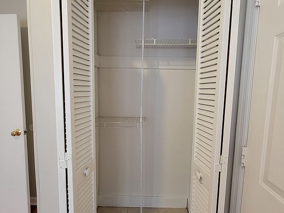 5th image of 1116 Highland St N APT 2S