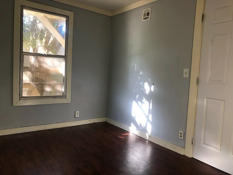 409 Riverbend Dr — Photo 3