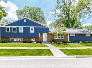 1131 61st St, Downers Grove, IL 60516