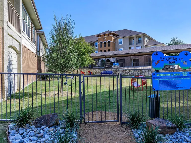 Vue Castle Hills — Photo 11